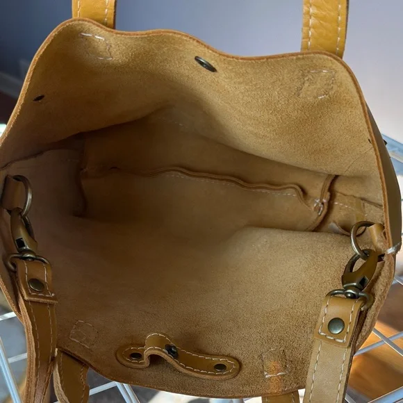 Portland Leather mini Crossbody, sunflower yellow - Picture 3 of 8